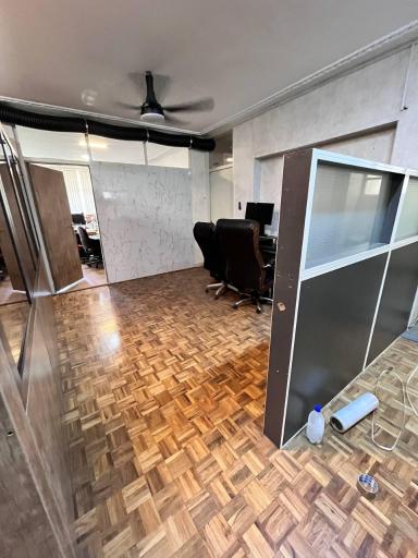 عکس دفتر ظریف بار