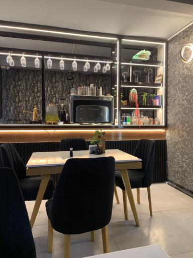 عکس کافی شاپ بلک