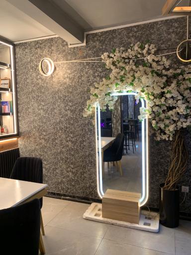 عکس کافی شاپ بلک