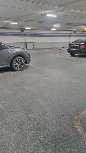 عکس پارکینگ عمومی بارانا