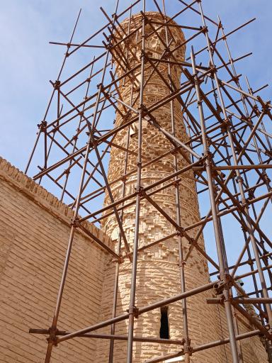 عکس منار جنبان سلجوقی  امامزاده محمد   بسطام 