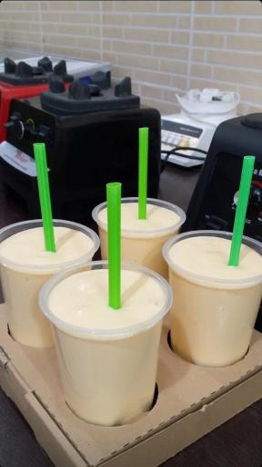 عکس بستنی فروشی امید