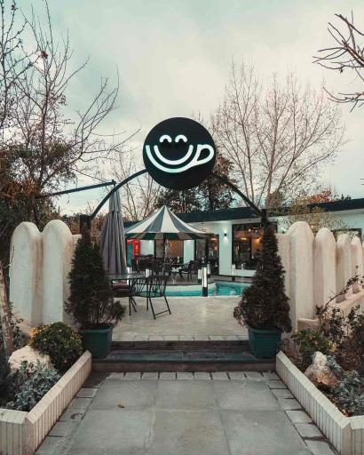 عکس کافه استودیو لبخند