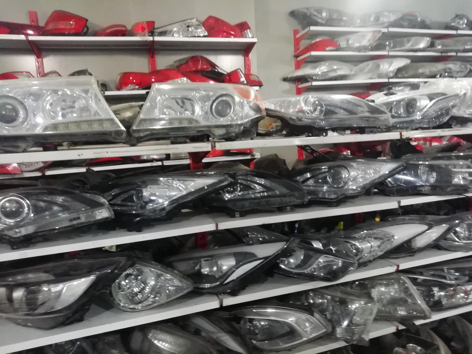 عکس چراغ خودرو بهزاد (شعبه اصلی) 