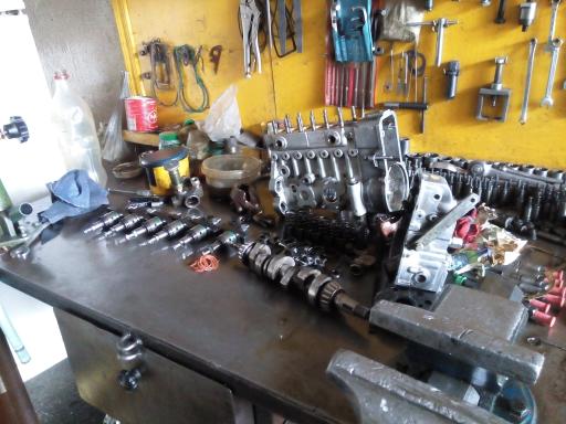 عکس سرویس پمپ و انژکتور ترکمن