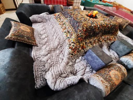 عکس کارخانه و نمایشگاه کرسی یلدا