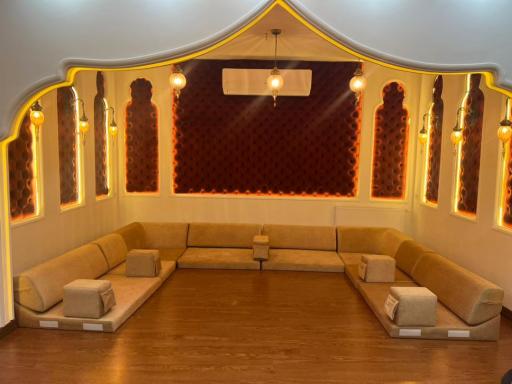 عکس کارخانه و نمایشگاه کرسی یلدا