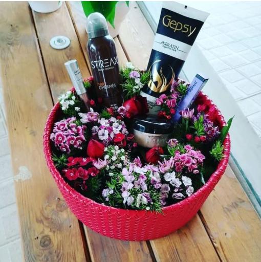 عکس مزون لباس عروس کلبه گل