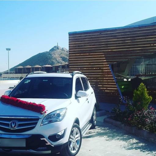 عکس مزون لباس عروس کلبه گل