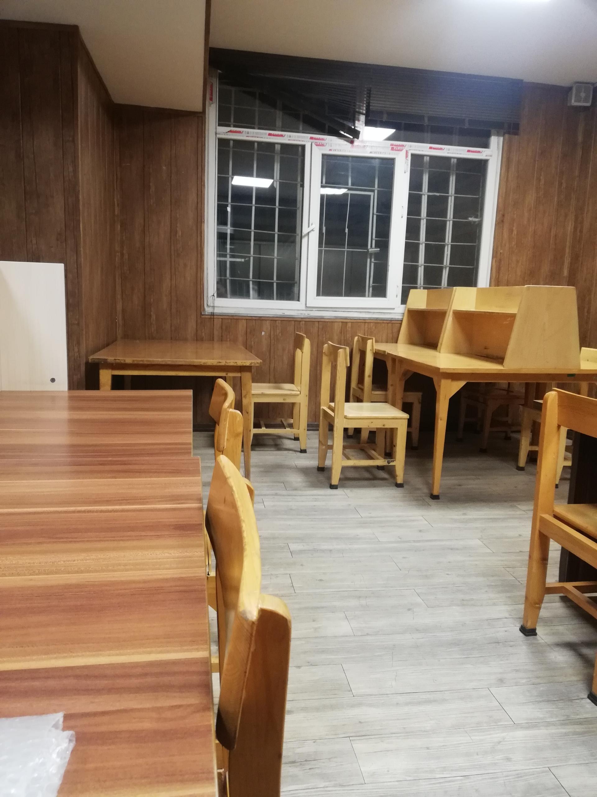 عکس کتابخانه مصطفی رحماندوست