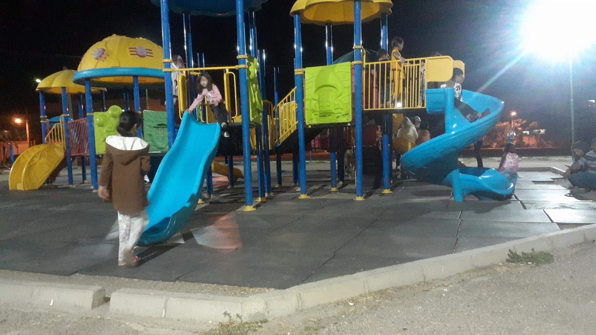 عکس زمین بازی کودکان