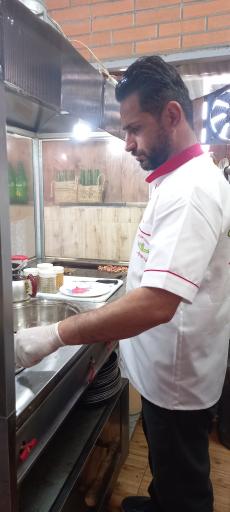 عکس کافه فست فود هات لند