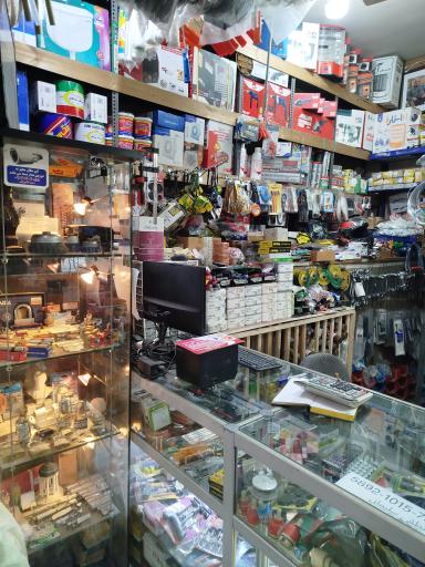 رنگ و ابزارآلات ساختمانی اوین ابزار(جواد)