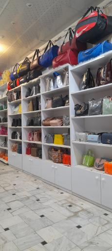 عکس فروشگاه تیپیکال