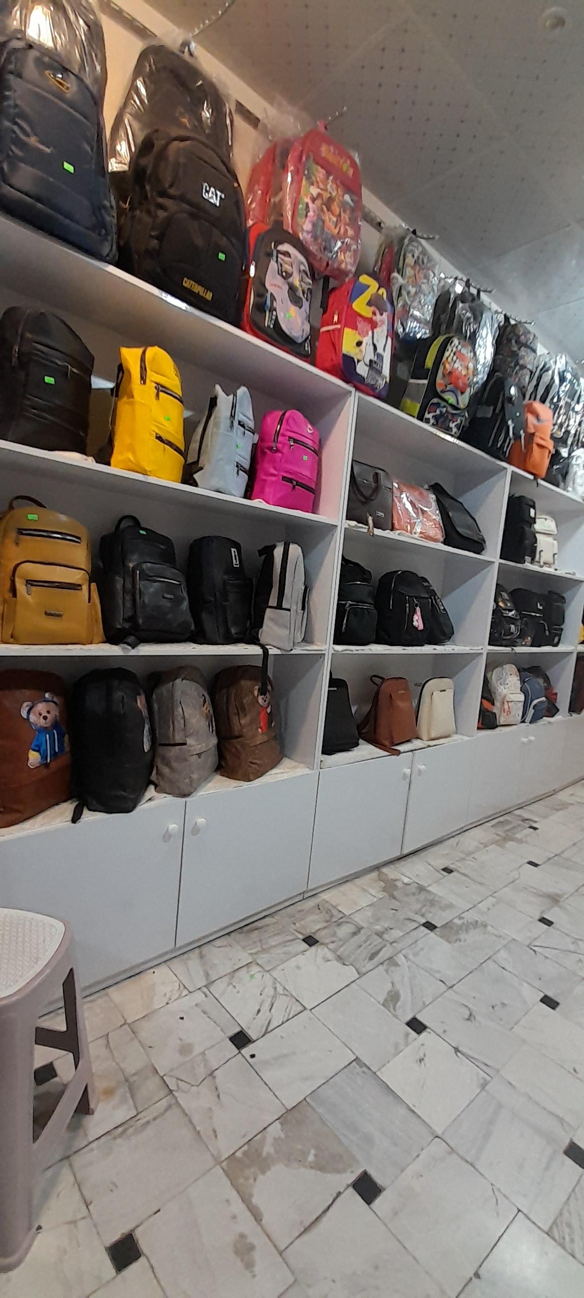 عکس فروشگاه تیپیکال