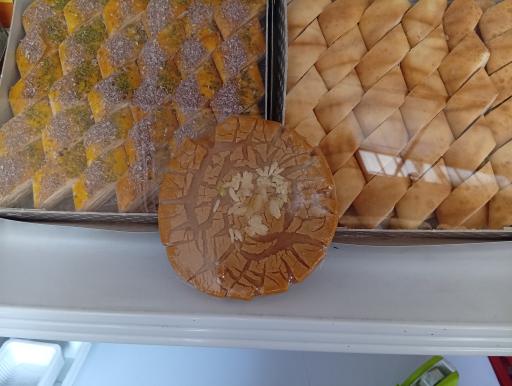 عکس حلوا مسقطی  سنتی لاری ضیافت