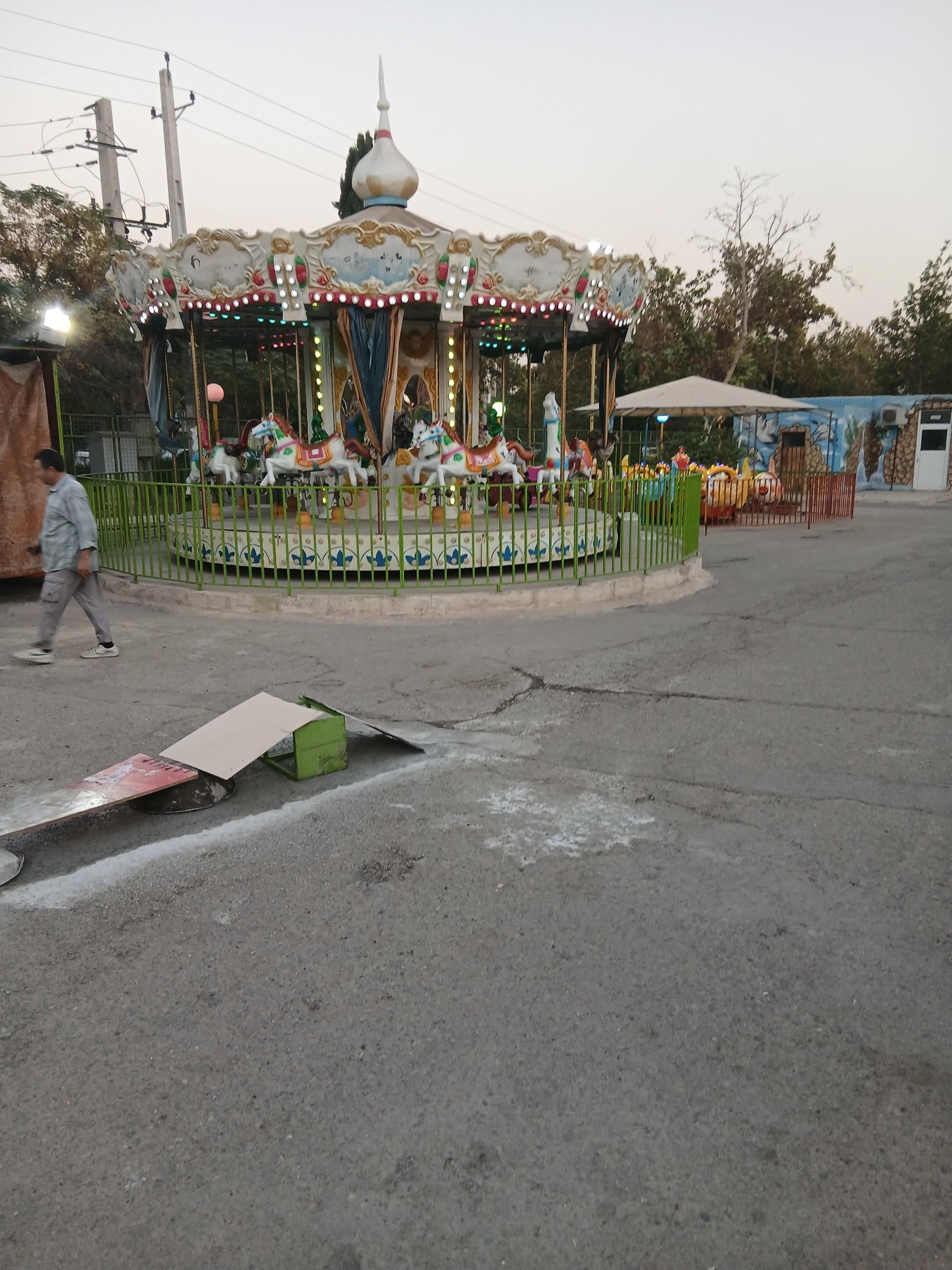 عکس بازی اسب کودکان