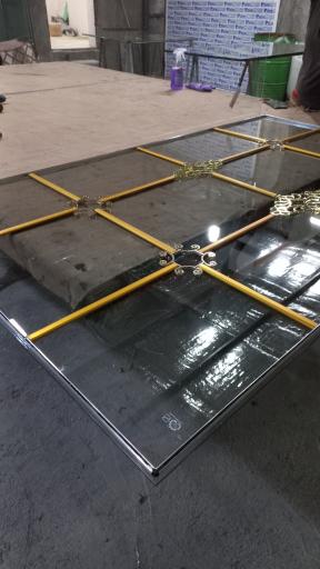 عکس کارگاه مونتاژ شیشه دوجداره و درب و پنجره upvc 