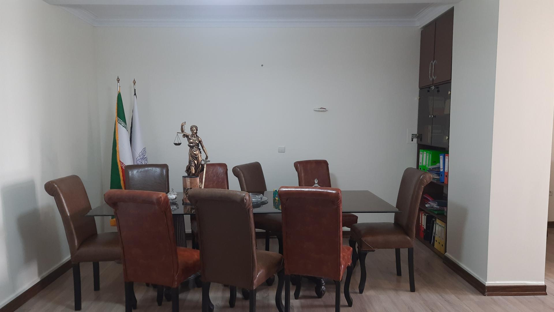 عکس دفتر وکالت خانم حبیبی 