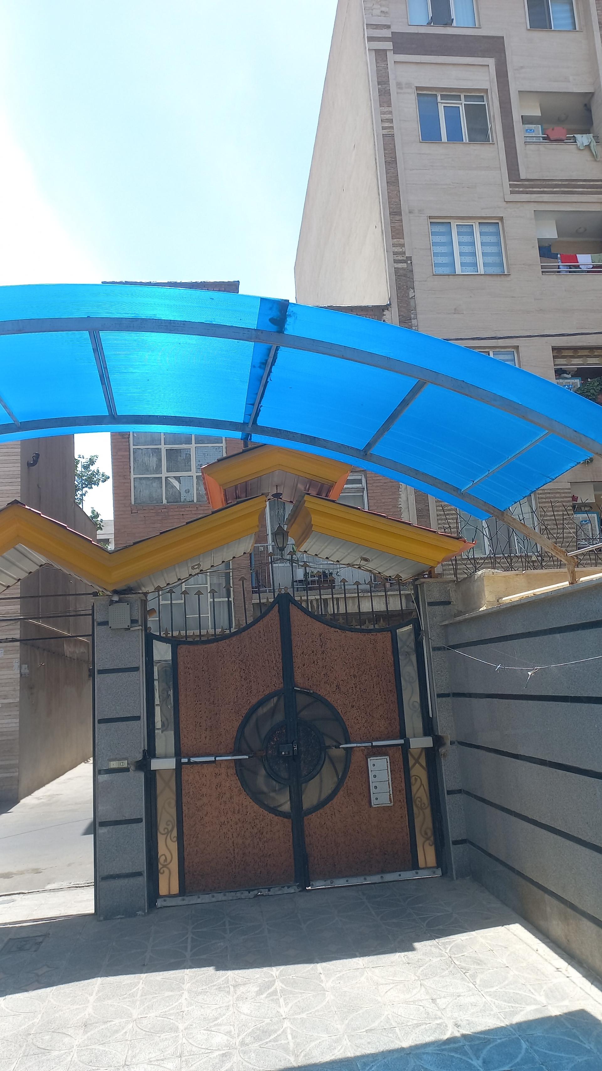 عکس فروشگاه طلق و مصالح شیروانی