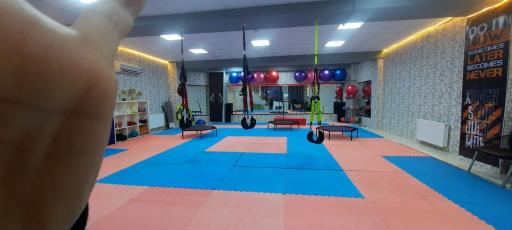 عکس باشگاه ورزشی موج مثبت