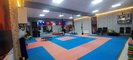 عکس باشگاه ورزشی موج مثبت