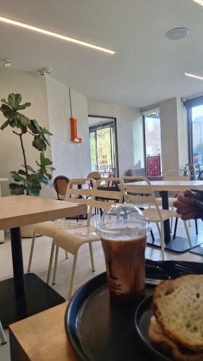 عکس قهوه لمیز شعبه فاطمی