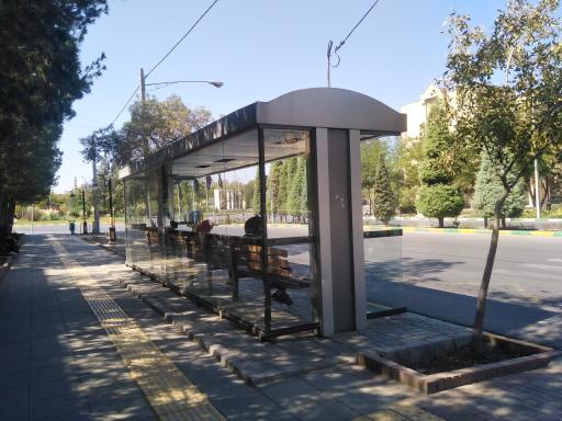 عکس ایستگاه اتوبوس میدان بوستان