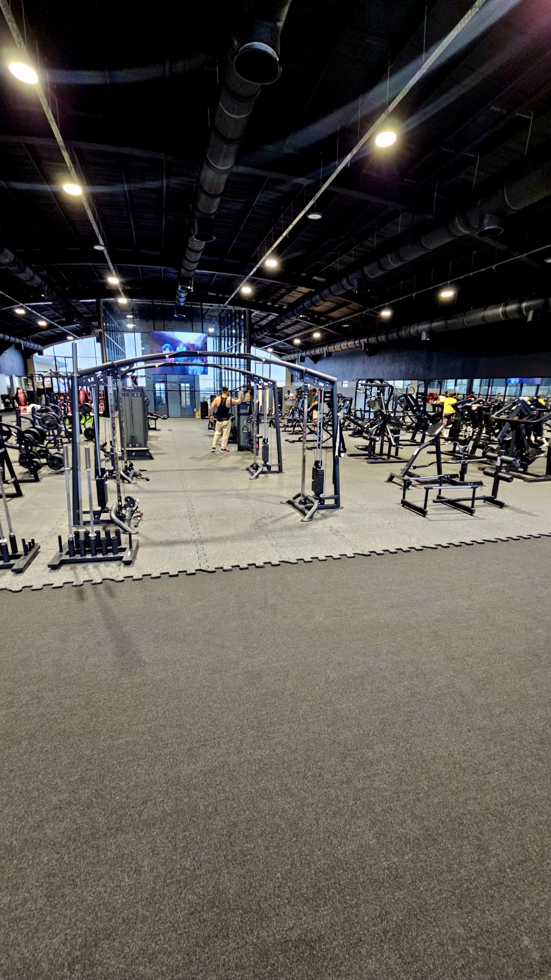 عکس باشگاه ورزشی m8