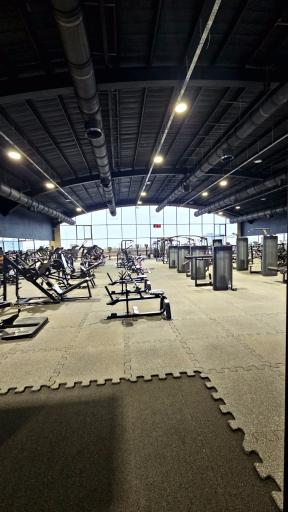 عکس باشگاه ورزشی m8