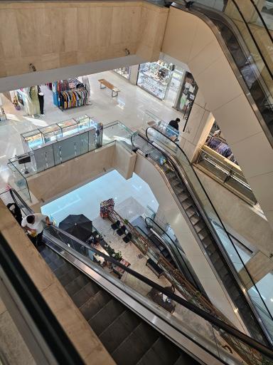 عکس مجتمع تجاری اقامتی ضامن