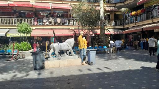 عکس مجتمع تجاری ضامن