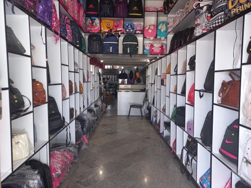 عکس ارزانسرای کیف و کفش وسپا