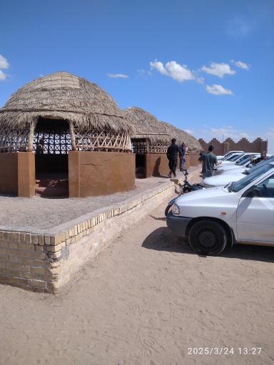 عکس کمپ کویری شهر آفتاب یزد