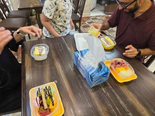 عکس بستنی فروشی شکرریز