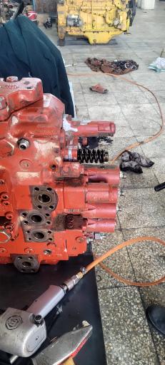 عکس کارگاه ماشین آلات راهسازی حسین طیبی