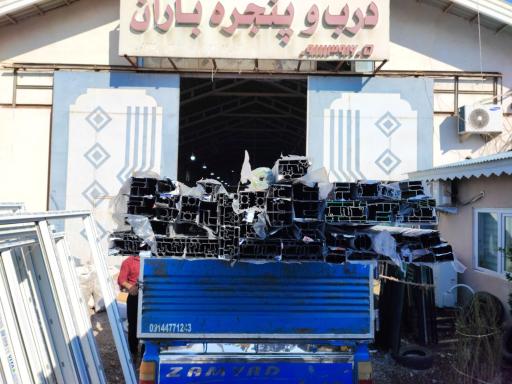 عکس درب و پنجره باران
