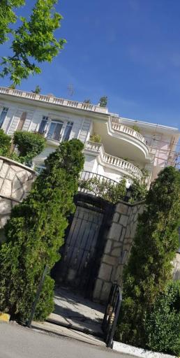 عکس باستی هیلز