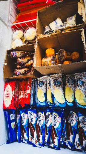 عکس شیرینی سرای آبان