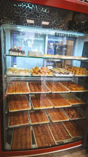 عکس شیرینی سرای آبان