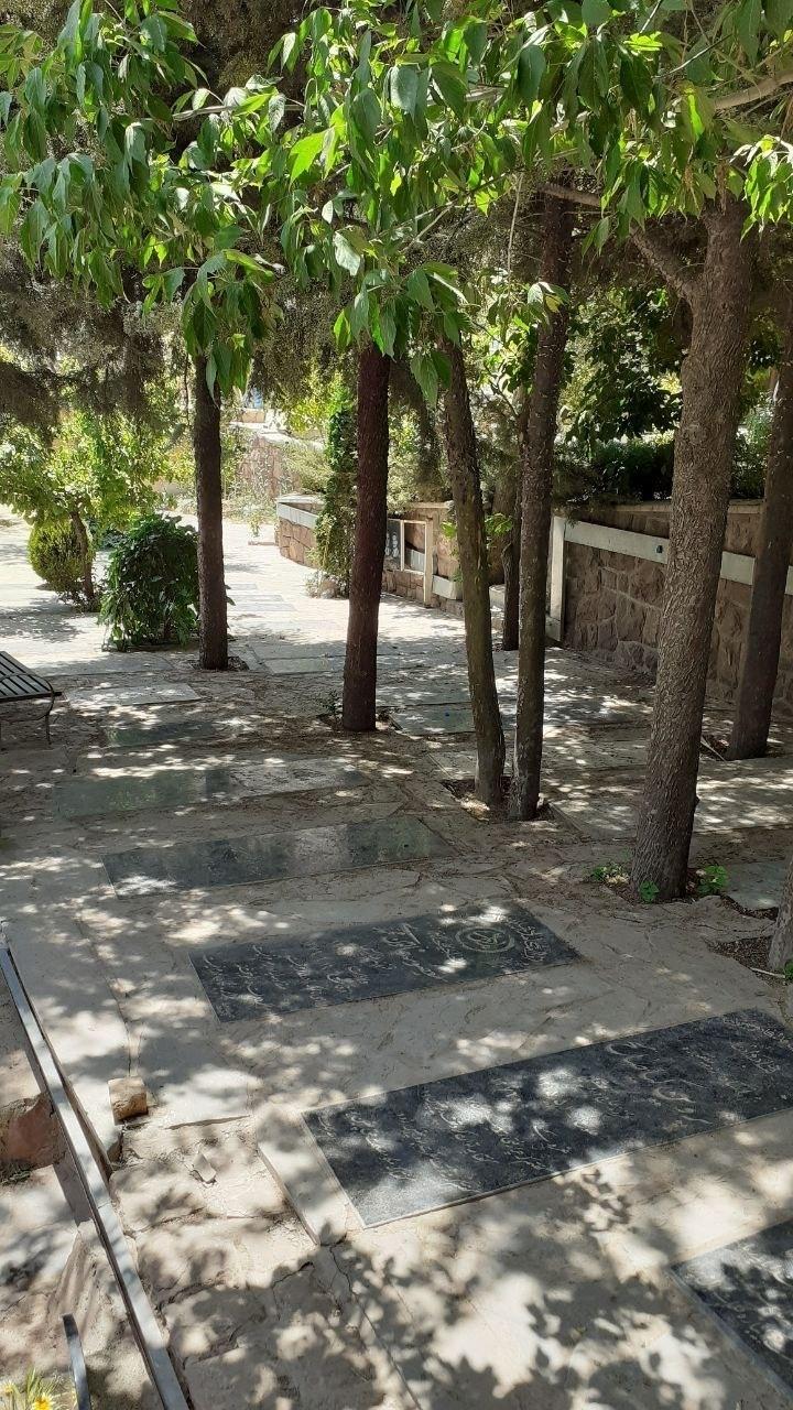 عکس آرامستان میگون