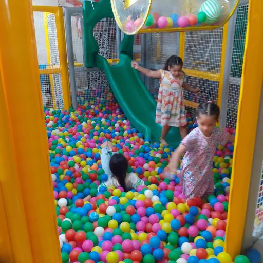 عکس خانه بازی پیکاچو