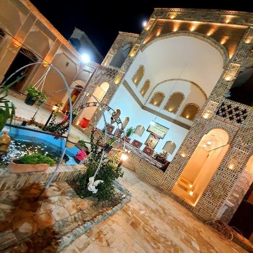 عکس عمارت ایوان