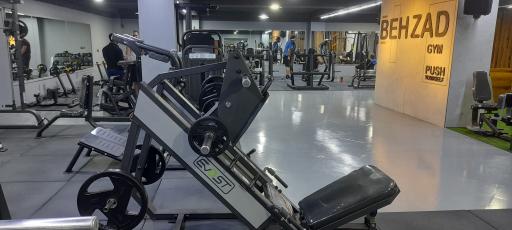 عکس باشگاه بدنسازی بهزاد