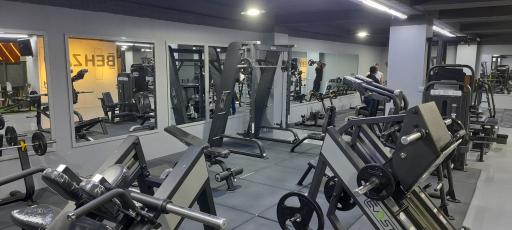 عکس باشگاه بدنسازی بهزاد