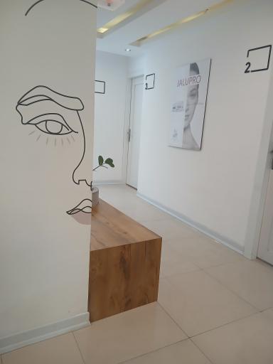 عکس کلینیک پوست و زیبایی ریحان