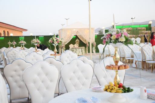 تالار باغ پدیده