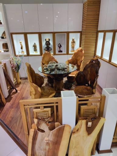 عکس مرکز خرید بین‌المللی صنایع دستی و دکوراسیون شرق آسیا