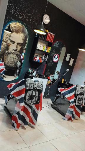 عکس آرایشگاه مردانه ریش سفید