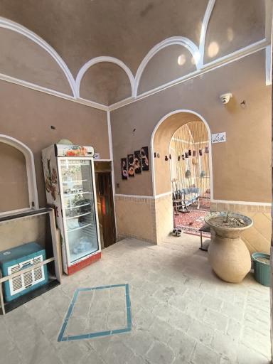 عکس هتل و هاستل مهران 